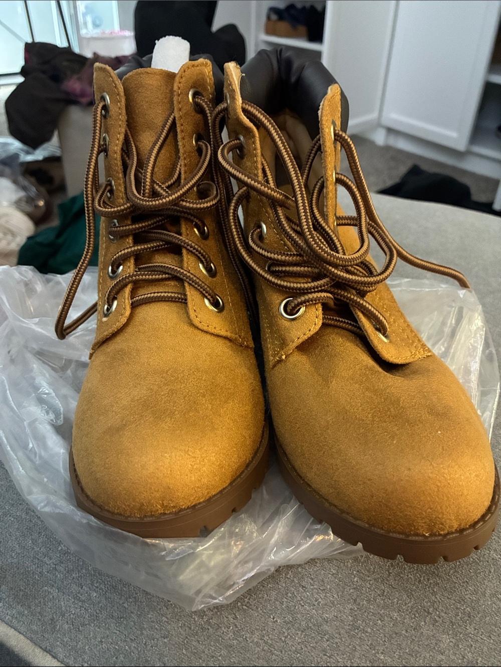 Classic Suede Lace-Up Work Boots - Tan